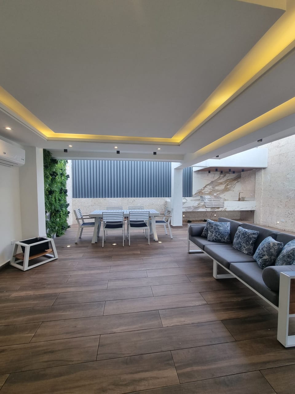 Spectacular Townhouse in Mañongo